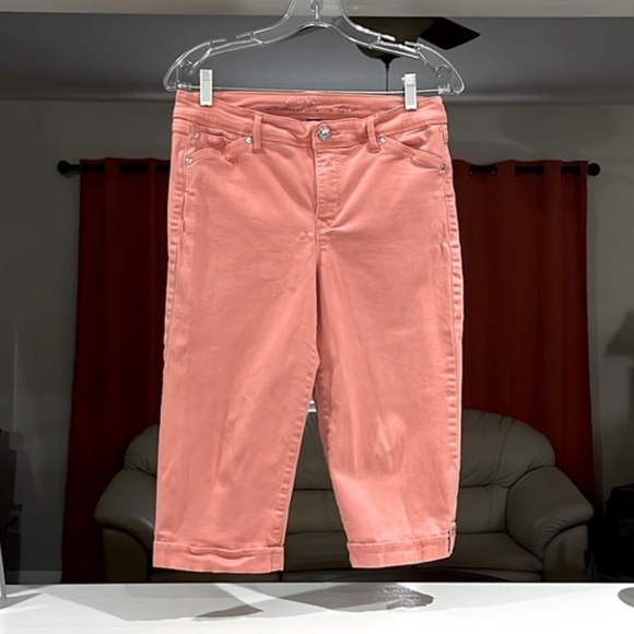 Gloria Vanderbilt Women’s Cuffed Skimmer Capri Jeans Size 6 - Picture 1 of 6